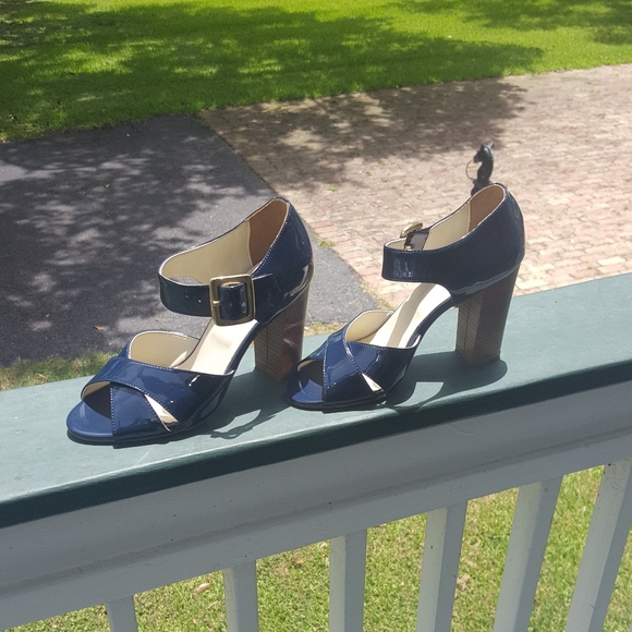 Dee Keller Shoes - Dee Keller patent navy pumps